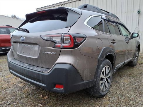 Used 2024 Subaru Outback Premium image 12
