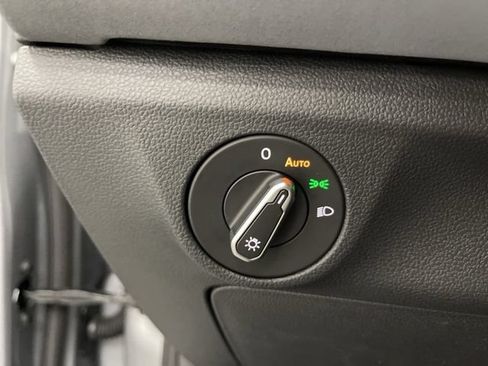 New 2026 Volkswagen Jetta SE FWD image 20