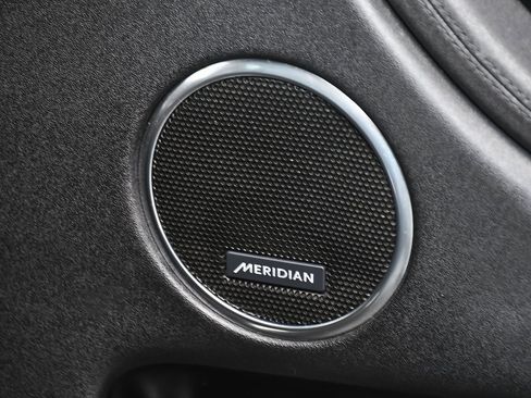 Used 2023 Land Rover Discovery Sport SE image 18