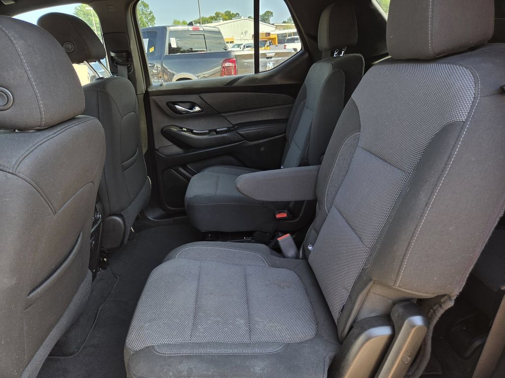 Used 2023 Chevrolet Traverse LT FWD image 21