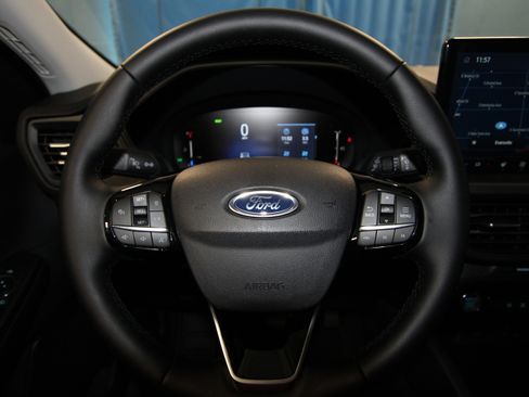 New 2025 Ford Escape SE image 9