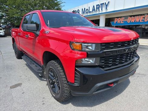 Used 2019 Chevrolet Silverado 1500 Custom Trail Boss w/ Custom Convenience Package AWD/4WD image 2