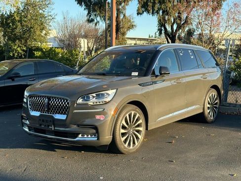 Used 2023 Lincoln Aviator Black Label Grand Touring w/ Class IV Trailer Tow Package image 2