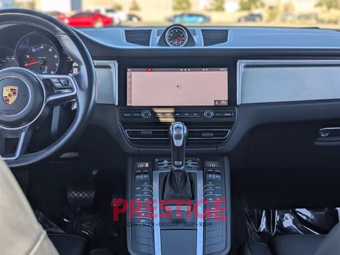Used 2021 Porsche Macan w/ Premium Package Plus AWD/4WD image 20
