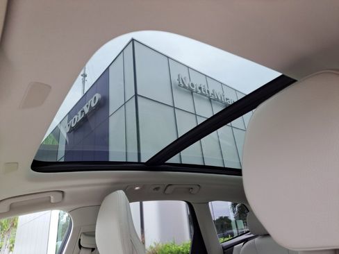 Used 2024 Volvo XC60 B5 Plus w/ Protection Package Premier image 6