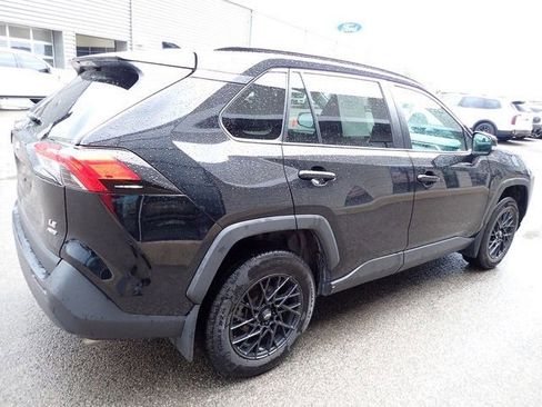 Used 2020 Toyota RAV4 LE w/ Carpet Mat Package AWD/4WD image 7
