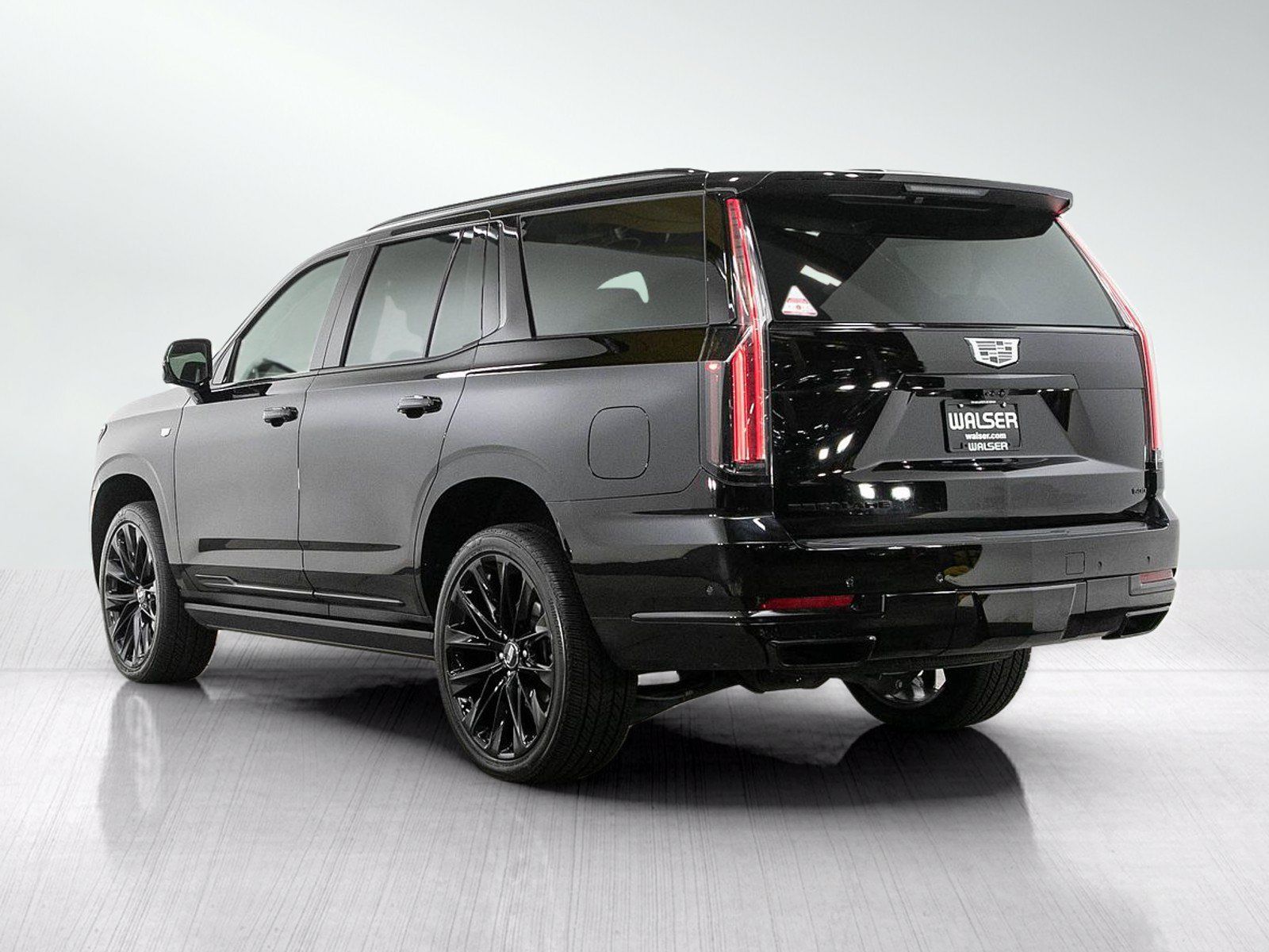 Used 2025 Cadillac Escalade Sport Platinum w/ LPO, ONYX Package AWD/4WD image 3