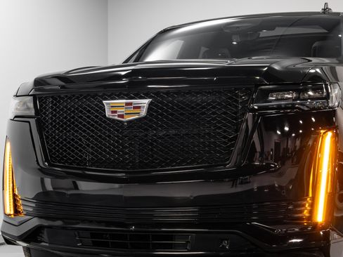 Used 2022 Cadillac Escalade Sport w/ Touring Package AWD/4WD image 74