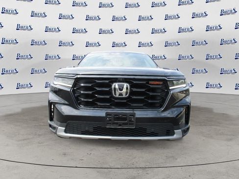 Used 2025 Honda Pilot TrailSport image 7