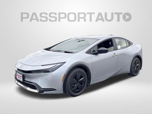 New 2026 Toyota Prius Plug-In Hybrid SE image 1