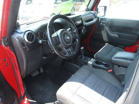 Used 2012 Jeep Wrangler Sport w/ Connectivity Group image 7