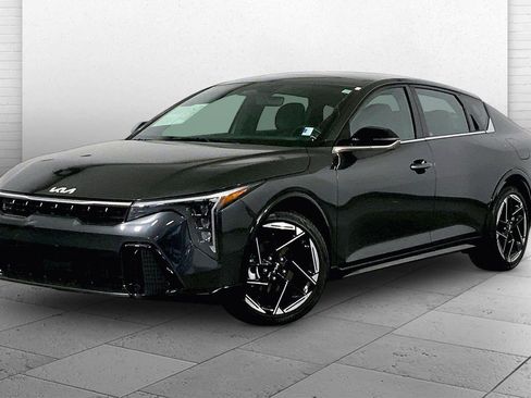 Certified 2025 Kia K4 GT-Line w/ GT-Line Premium Package FWD image 12