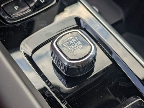 New 2026 Volvo XC60 B5 Ultra w/ Protection Package Premier image 30