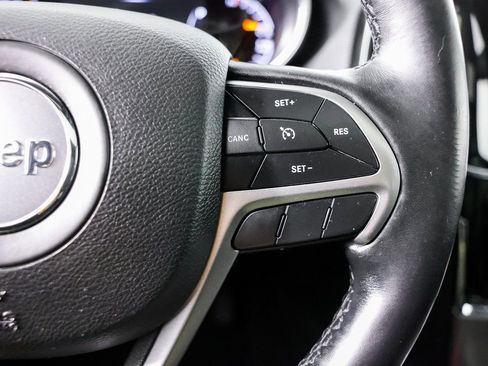 Used 2022 Jeep Grand Cherokee Limited image 35