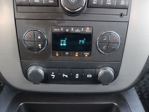 Used 2014 Chevrolet Silverado 2500 LTZ w/ LTZ Plus Package image 10