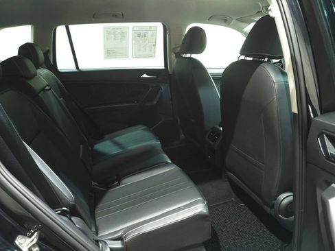 Used 2024 Volkswagen Tiguan SE AWD/4WD image 13