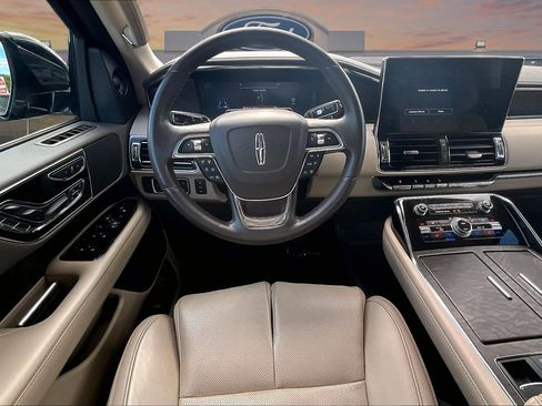 Used 2022 Lincoln Navigator L Reserve AWD/4WD image 5