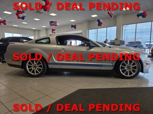 Used 2009 Ford Mustang Shelby GT500 RWD image 7