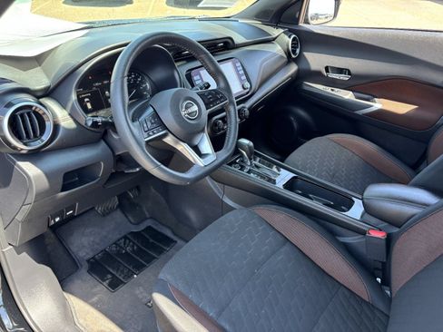 Certified 2024 Nissan Kicks SR FWD image 19