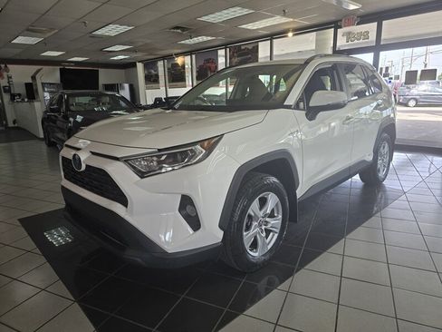 Used 2020 Toyota RAV4 XLE w/ Convenience Package AWD/4WD image 1