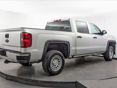 Used 2018 Chevrolet Silverado 1500 Custom w/ Custom Convenience Package RWD image 8