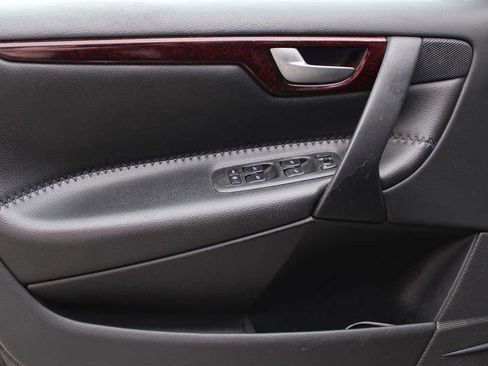 Used 2004 Volvo V70 Base AWD 4dr Turbo Wagon image 13