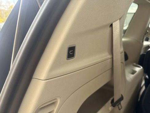 Used 2021 Chrysler Pacifica Touring image 8
