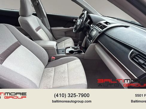 Used 2014 Toyota Camry XLE FWD image 17