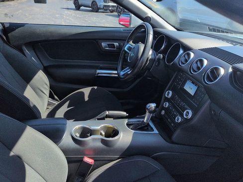 Used 2021 Ford Mustang Convertible image 7