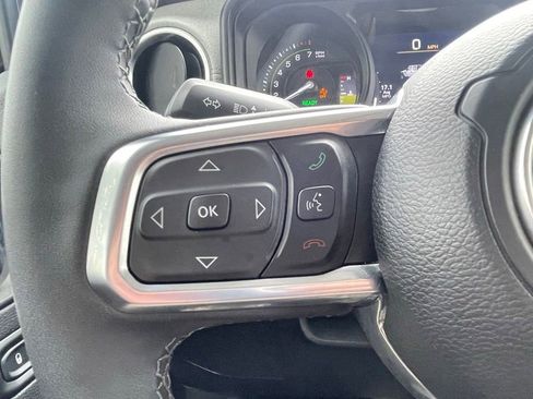 Used 2025 Jeep Wrangler Unlimited Sahara w/ Safety Group AWD/4WD image 23