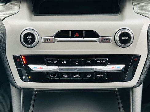 Used 2023 Ford Explorer XLT w/ Equipment Group 202A image 21