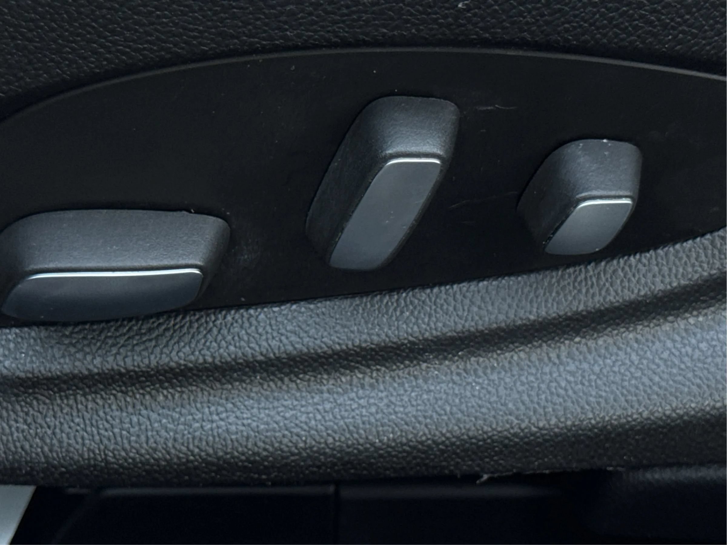 Used 2013 Cadillac XTS Premium FWD image 53
