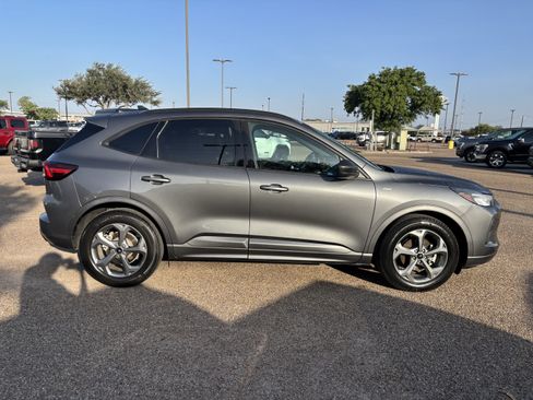 Used 2023 Ford Escape ST-Line w/ Tech Pack #1 FWD image 4