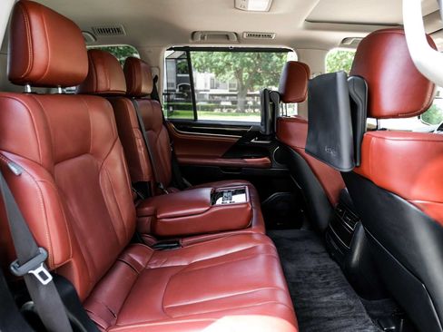 Used 2017 Lexus LX 570 4WD w/ Luxury Package image 37