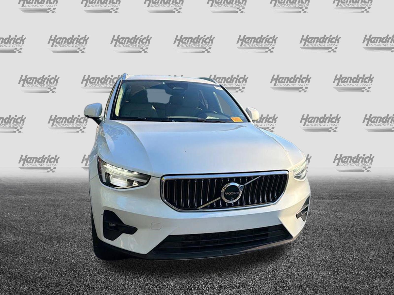 Used 2024 Volvo XC40 B5 Plus w/ Protection Package Premier AWD/4WD image 3