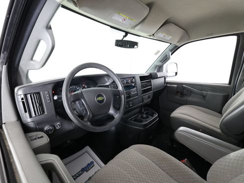 Used 2016 Chevrolet Express 2500 RWD image 10