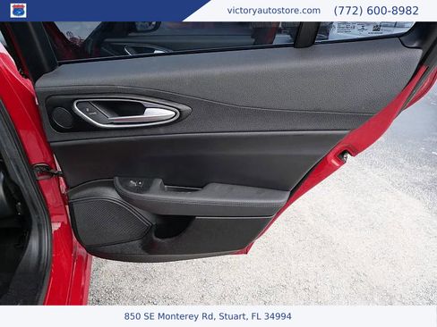 Used 2017 Alfa Romeo Giulia AWD image 25