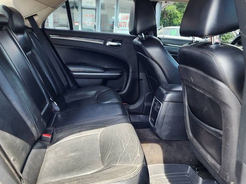 Used 2015 Chrysler 300 Limited RWD image 21