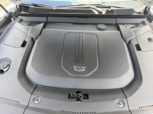 Used 2024 Cadillac Lyriq Luxury w/ LPO, Floor Liner Package AWD/4WD image 34