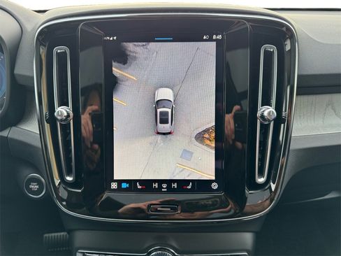 Certified 2025 Volvo XC40 B5 Plus image 19