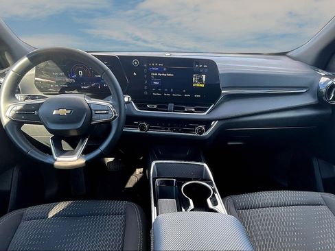 Used 2025 Chevrolet Equinox LT image 7