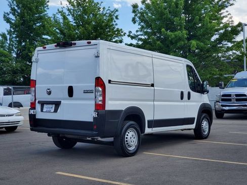 Used 2025 RAM ProMaster 2500 w/ Convenience Group FWD image 2