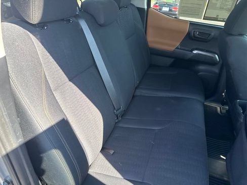 Used 2019 Toyota Tacoma SR5 RWD image 19