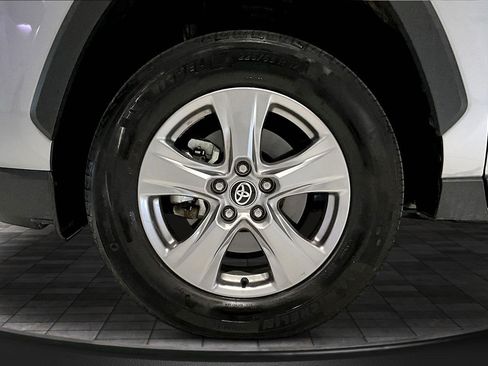 Used 2025 Toyota RAV4 XLE AWD/4WD image 33