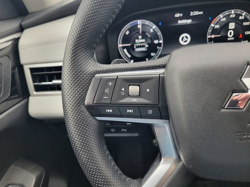 Used 2024 Mitsubishi Outlander SEL AWD/4WD image 26