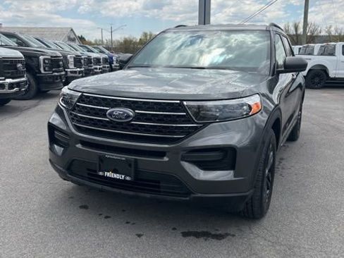 Used 2020 Ford Explorer XLT w/ Comfort Package AWD/4WD image 2