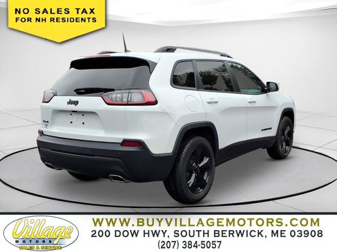 Used 2019 Jeep Cherokee Latitude Plus AWD/4WD image 4