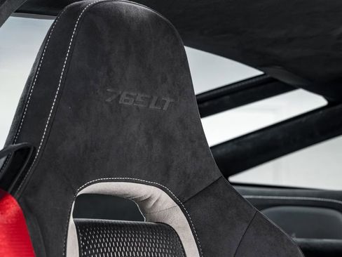 Used 2021 McLaren 765LT image 30