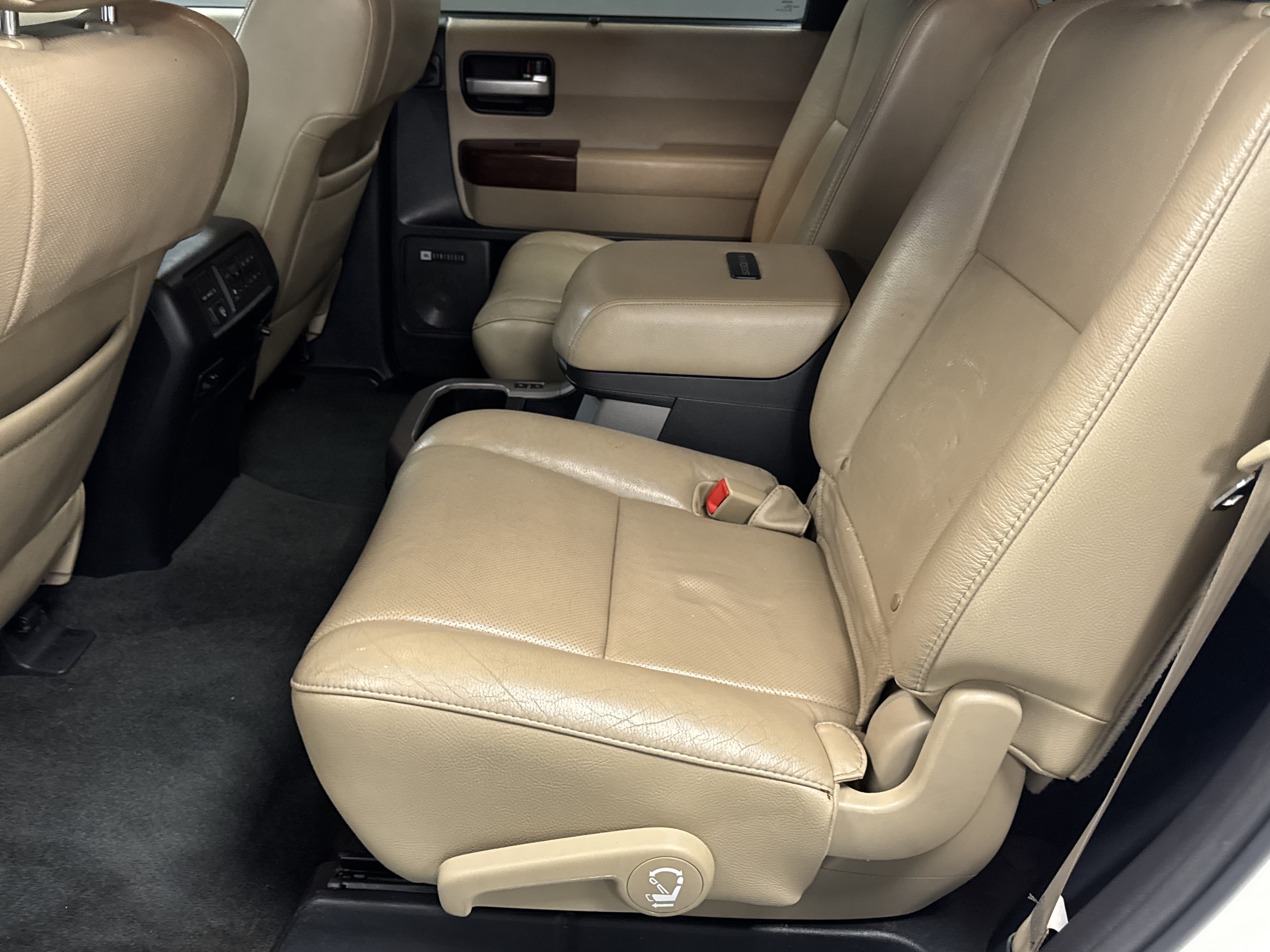 Used 2013 Toyota Sequoia Platinum RWD image 6