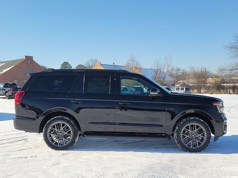 New 2026 Ford Expedition Platinum w/ Stealth Appearance Package image 6